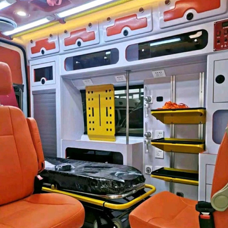 三家镇长途救护车护送病人租赁价格